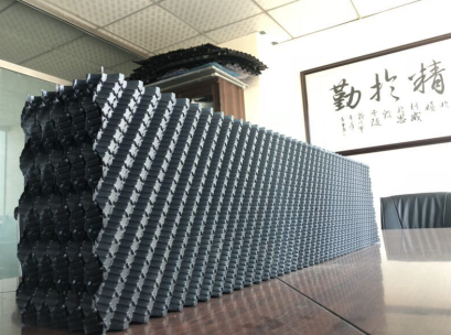 薄如紙的PVC填料居然能站65KG重量的人！